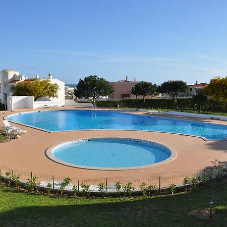 Com Piscina Em Alporchinhos *