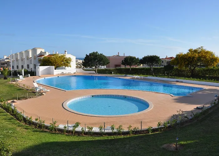 Com Piscina Em Alporchinhos *